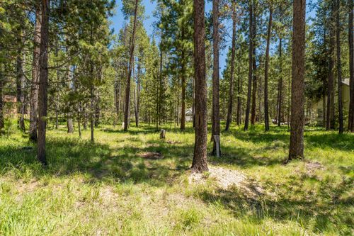 17-55568 Wagon Master Way, Bend, OR, 97707-2236 | Card Image