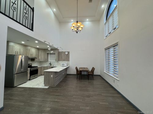 4920 167th St, Fresh Meadows, NY, 11365-1007 | Card Image