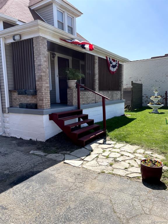 16928 9 Mile Road, Inactive in Eastpointe Zoocasa