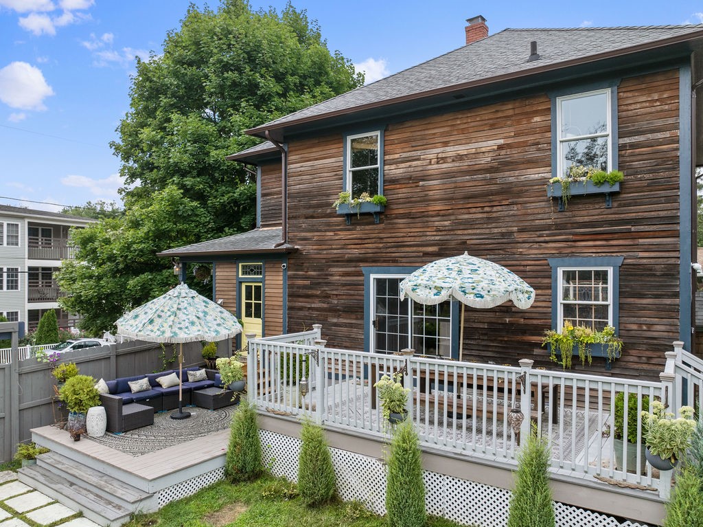 Pawtuxet Ter, West Warwick, RI 02893
