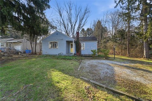 1016 Riverside Dr, Painesville, OH, 44077-5209 | Card Image