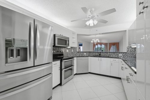 301-7649 Granville Dr, Tamarac, FL, 33321-8746 | Card Image
