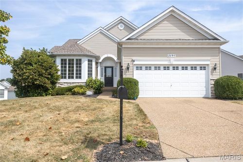 2091 Hawks Landing Dr, Lake St Louis, MO, 63367-1843 | Card Image