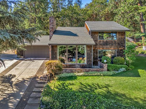 70 Beekman Sq, Jacksonville, OR, 97530-9412 | Card Image