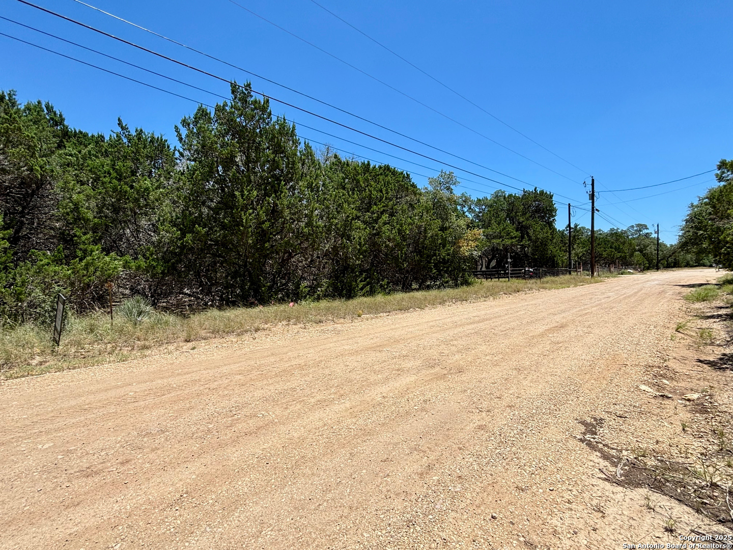 Land in Bandera 4