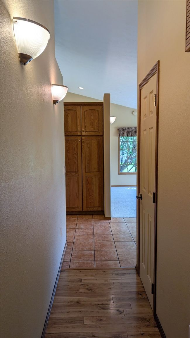 Hallway to Living Room | Image 36