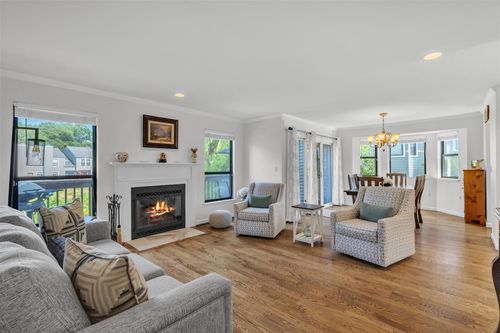 201 Horseshoe Cir, Ossining, NY, 10562-7001 | Card Image