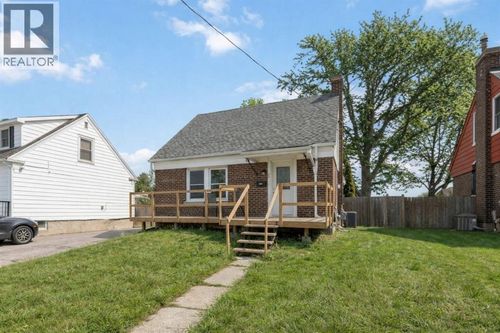 240 Gibson St, Sarnia, ON, N7T3N2 | Card Image