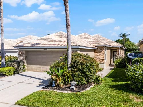9089 Saint Andrews Way, MOUNT DORA, FL, 32757-9128 | Card Image