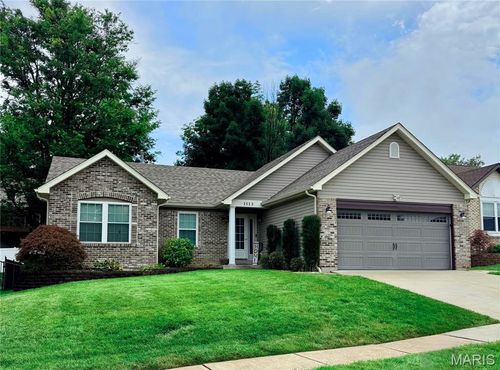 1513 Hawkins Corners Dr, Fenton, MO, 63026-3782 | Card Image