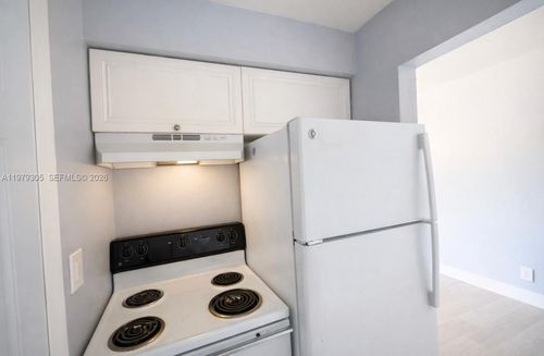 6-6080 W Flagler St, Miami, FL, 33144 | Card Image