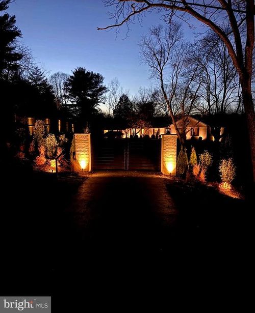 8009 Exodus Dr, GAITHERSBURG, MD, 20882-1111 | Card Image