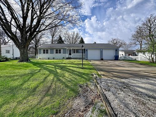 1312 32nd Avenue Ct, East Moline, IL, 61244-3805 | Card Image