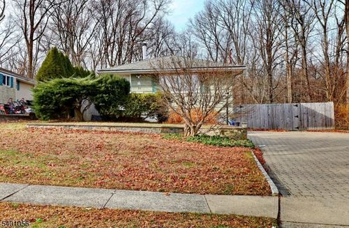 77 Reservoir Ave, Butler, NJ, 07405-1637 | Card Image