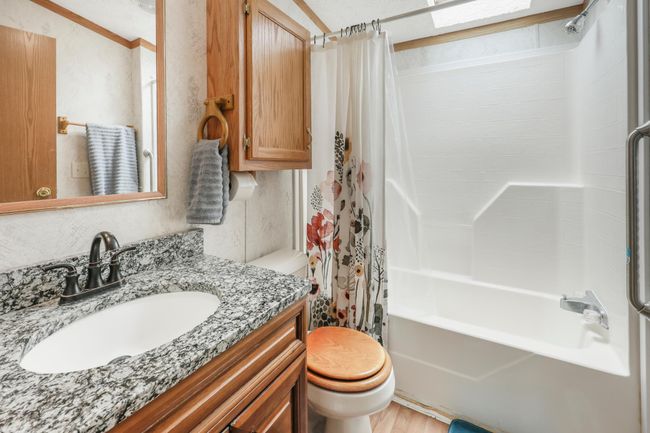 bathroom2.jpg | Image 6