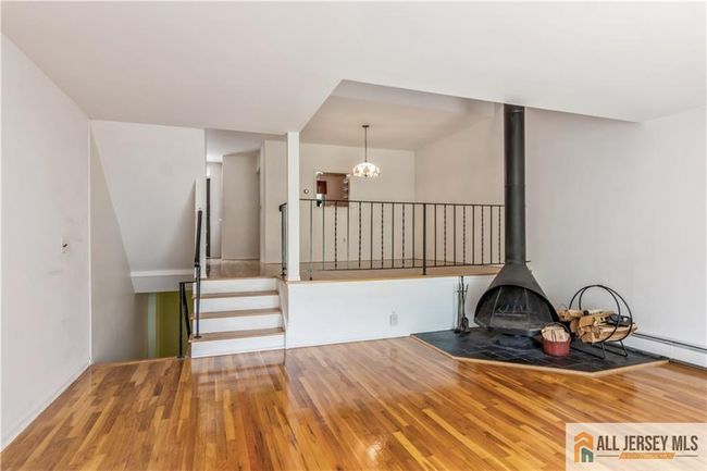 APT-9C - 323 Gill Ln, Townhouse with 2 bedrooms, 2 bathrooms and null parking in Iselin NJ | Image 7