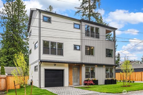 215 Ne 123rd St, Seattle, WA, 98125 | Card Image