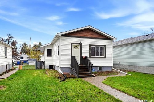 1439 Forget St, Regina, SK, S4T4Y4 | Card Image