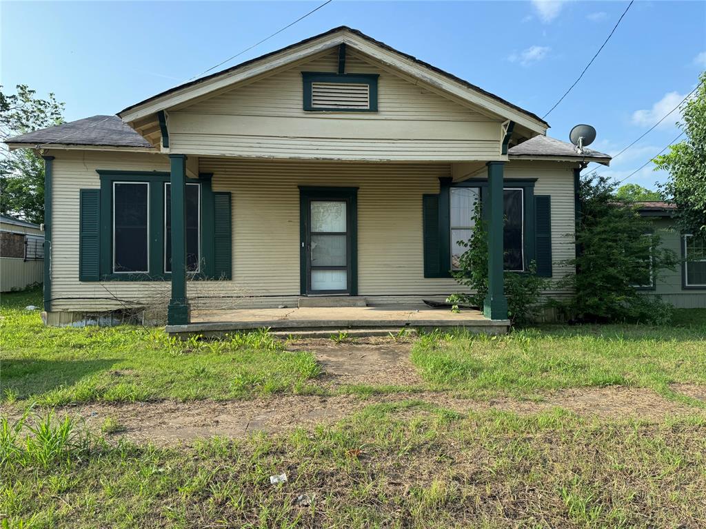 College Ave, Clarksville, TX 75426