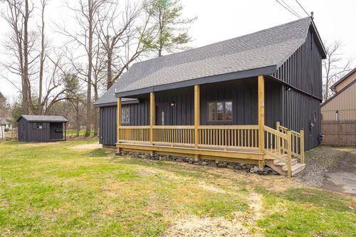 4 Pleasant Ln, Poughkeepsie, NY, 12603-5628 | Card Image