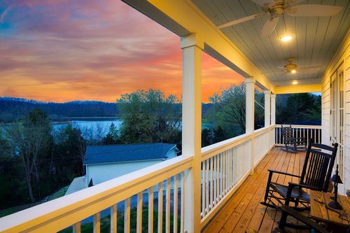 551 Askin Ln, Baxter, TN, 38544-6803 | Card Image