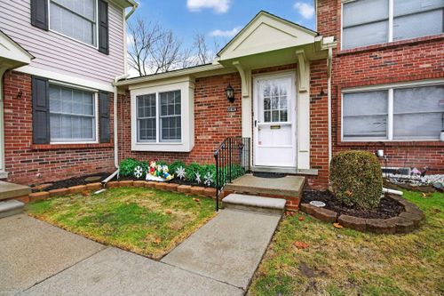 20024 Great Oaks Circle S Drive, Clinton Charter Township, MI, 48036 | Card Image