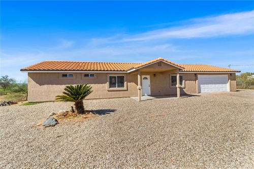 3593 N Maverick Rd, Golden Valley, AZ, 86413-8447 | Card Image