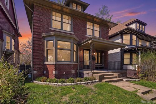 1807 Seyburn St, Detroit, MI, 48214-4218 | Card Image