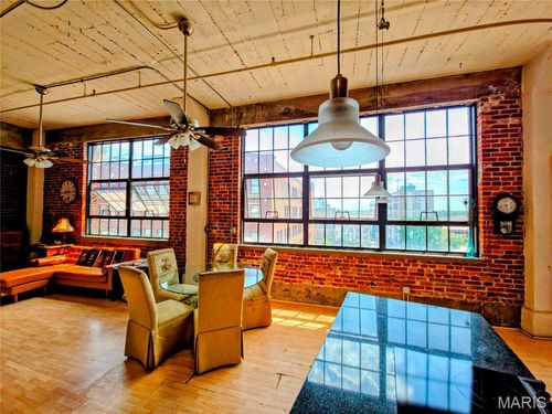 701-1611 Locust St, Saint Louis, MO, 63103-1862 | Card Image
