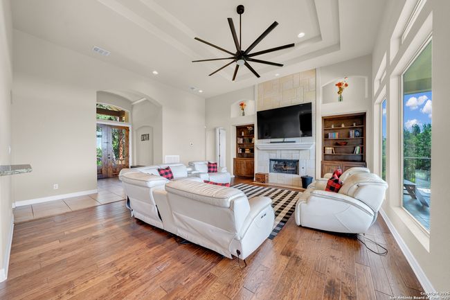 10210 Rafter O Trl, House other with 3 bedrooms, 3 bathrooms and null parking in Helotes TX | Image 8