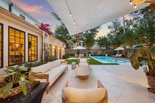 2129 Brentwood Dr, House other with 3 bedrooms, 5 bathrooms and 2 parking in Houston TX | Image 44