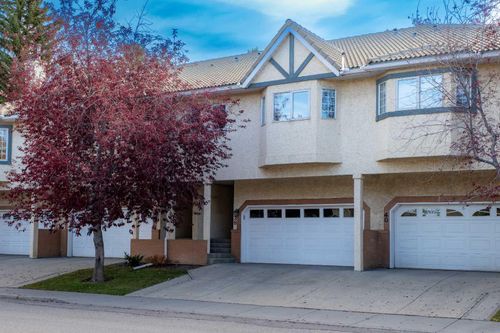 38 Richelieu Crt Sw, Calgary, AB, T3E7E9 | Card Image