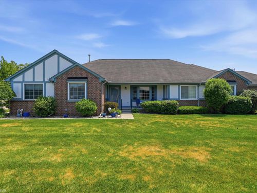 45461 Nottingham Dr, Macomb, MI, 48044-3858 | Card Image