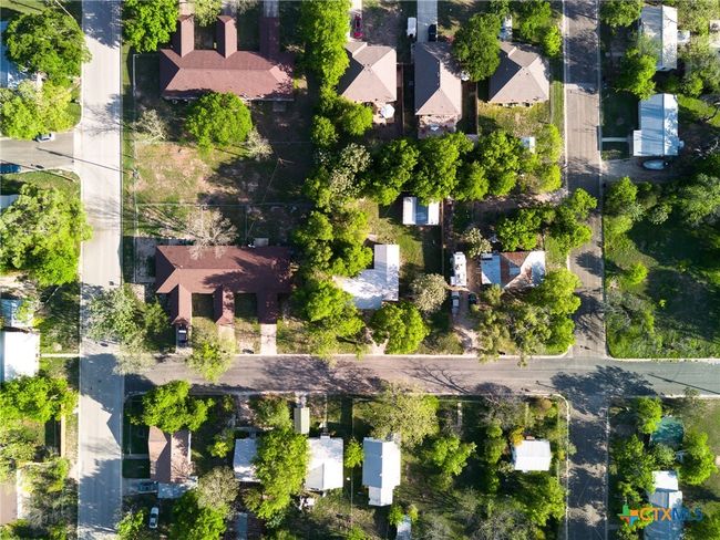 906 E Avenue D, House other with 3 bedrooms, 2 bathrooms and null parking in Lampasas TX | Image 26