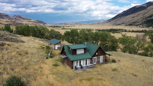 Yellowstone Cabin | Image 4