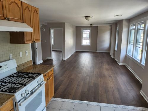 fl-2nd-90 Hempstead Ave, Hempstead, NY, 11550 | Card Image