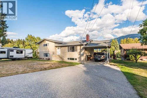 2621 10th Ave, Castlegar, BC, V1N3A4 | Card Image