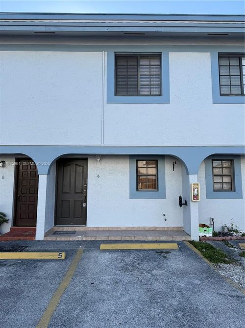 30-11789 18th St, Miami, FL, 33175-1627 | Card Image