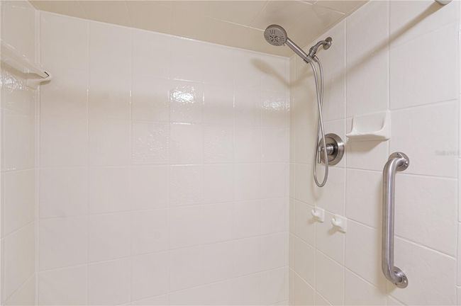 433 - 433 Mariner Dr, Condo with 2 bedrooms, 2 bathrooms and null parking in Tarpon Springs FL | Image 23