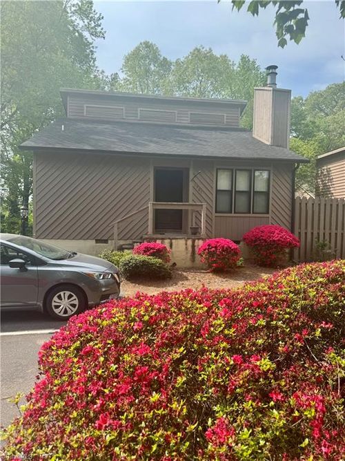 1901 Stonewood Dr, Winston Salem, NC, 27103-4761 | Card Image