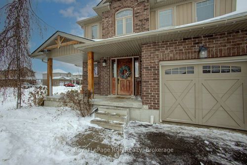 11 Green St, Drayton, ON, N0G1P0 | Card Image