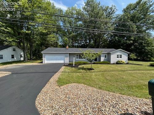 3102 State Rd, Vermilion, OH, 44089-9112 | Card Image