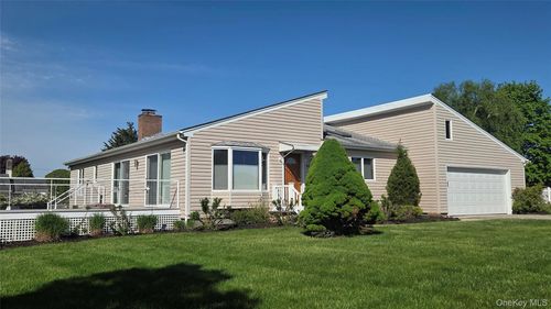 930 Cedar Ln, East Marion, NY, 11939-1288 | Card Image