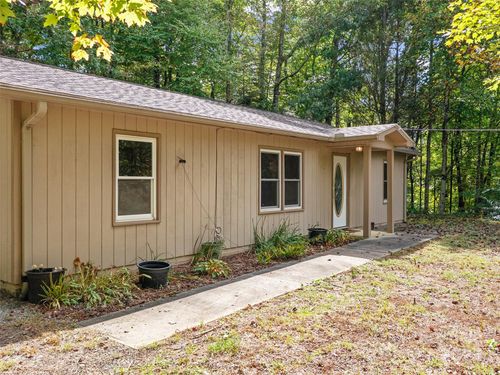 158 Dover Ln, Spruce Pine, NC, 28777-6432 | Card Image