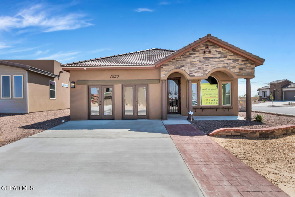 Tony Harper St, El Paso, TX 79938