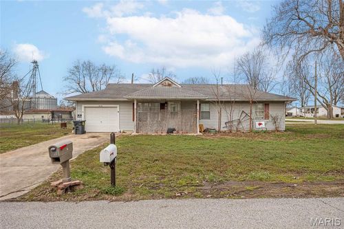 415 Walnut St, Hawk Point, MO, 63349-2245 | Card Image