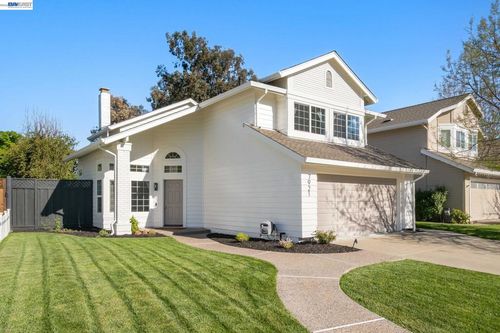 7921 Crossridge Rd, Dublin, CA, 94568-3700 | Card Image