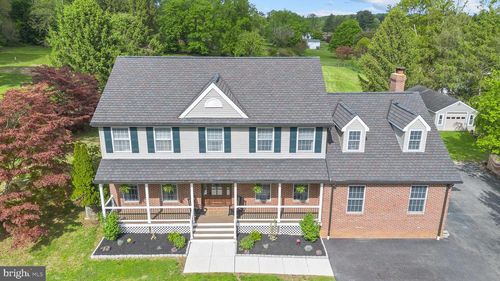 1085 Forest Ln, GLEN MILLS, PA, 19342-9604 | Card Image