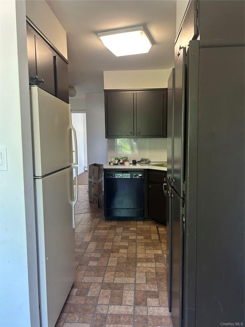 2nd-floor-77-24 252nd St, Bellerose, NY, 11426-2612 | Card Image