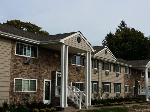 327-2b-327 Brook Ave, Bay Shore, NY, 11706-5632 | Card Image